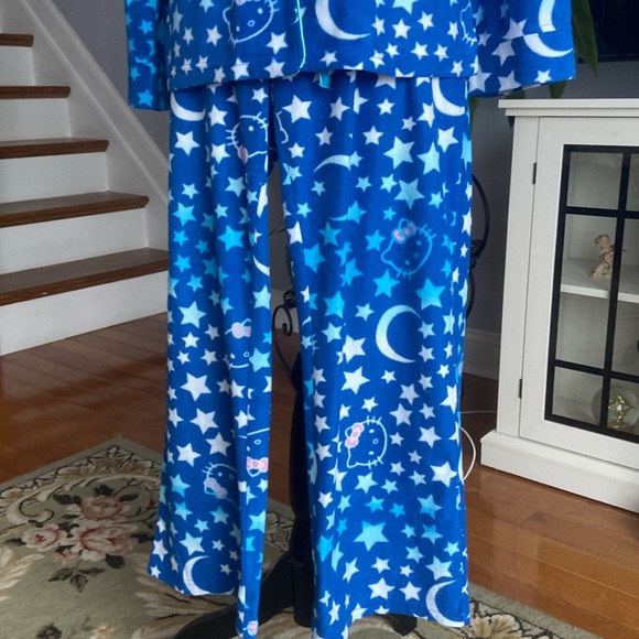 Hello Kitty pajamas - Picture 4 of 10